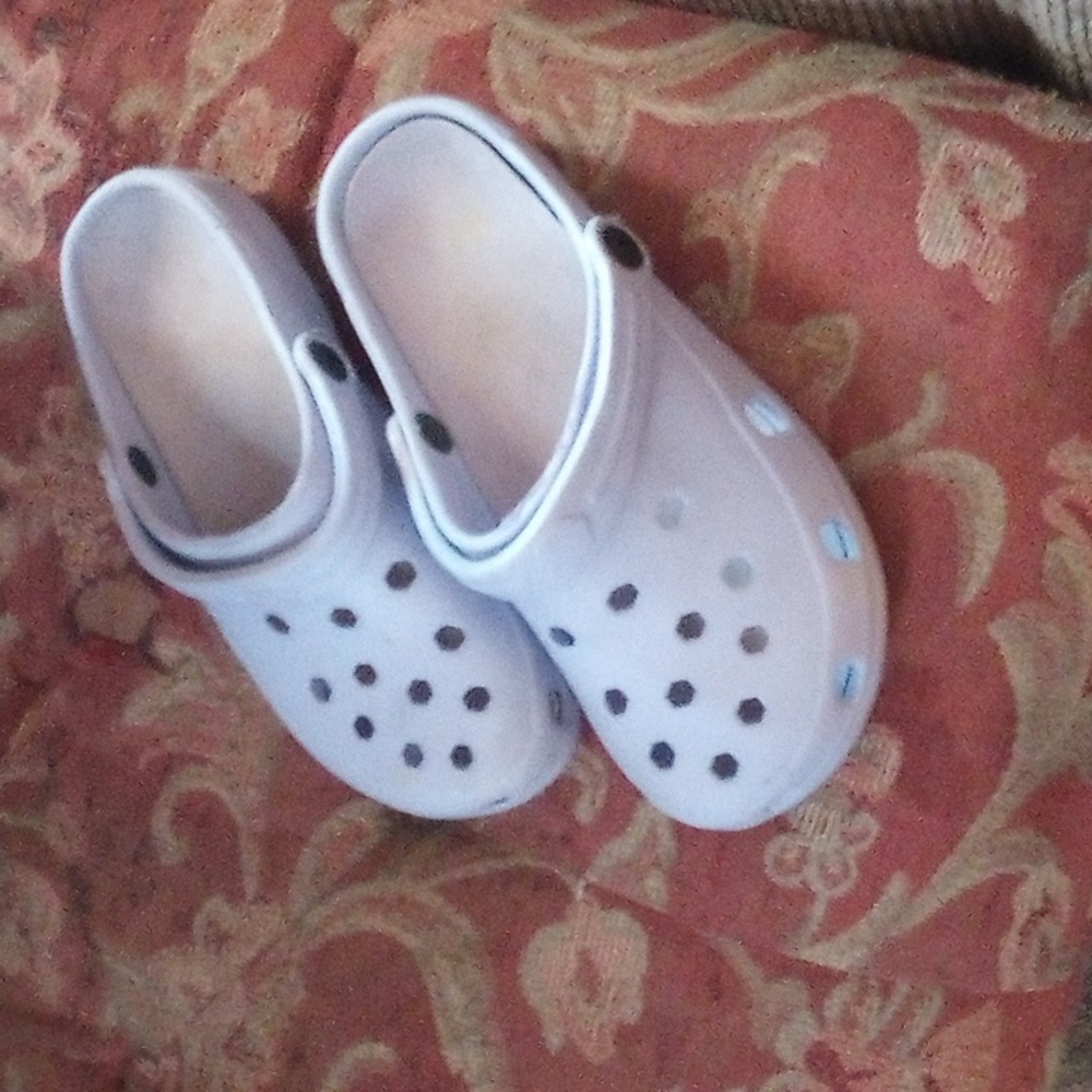 Croc style shoes